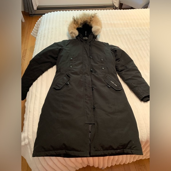 Canada Goose Winter Coat - Picture 5 of 11